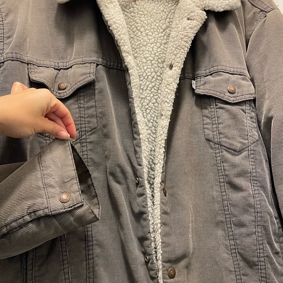 Vintage Levi's Men's Gray Sherpa Jacket - Picture 5 of 8